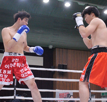 이규현 판정4R 변준호 (한국 신인 최강전 배틀로얄 8강전, 18/02/25 동두천)